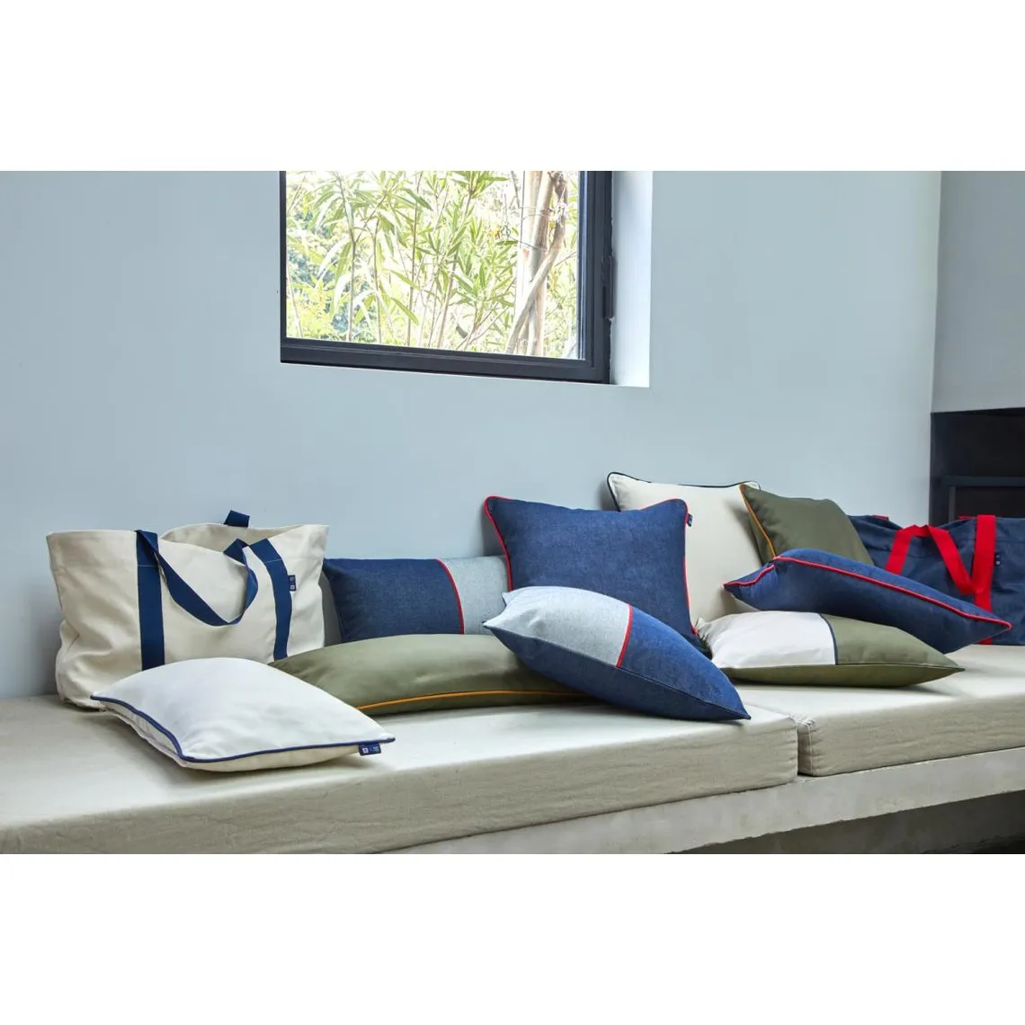 Coussin Bicolore Mousse | 3 Suisses