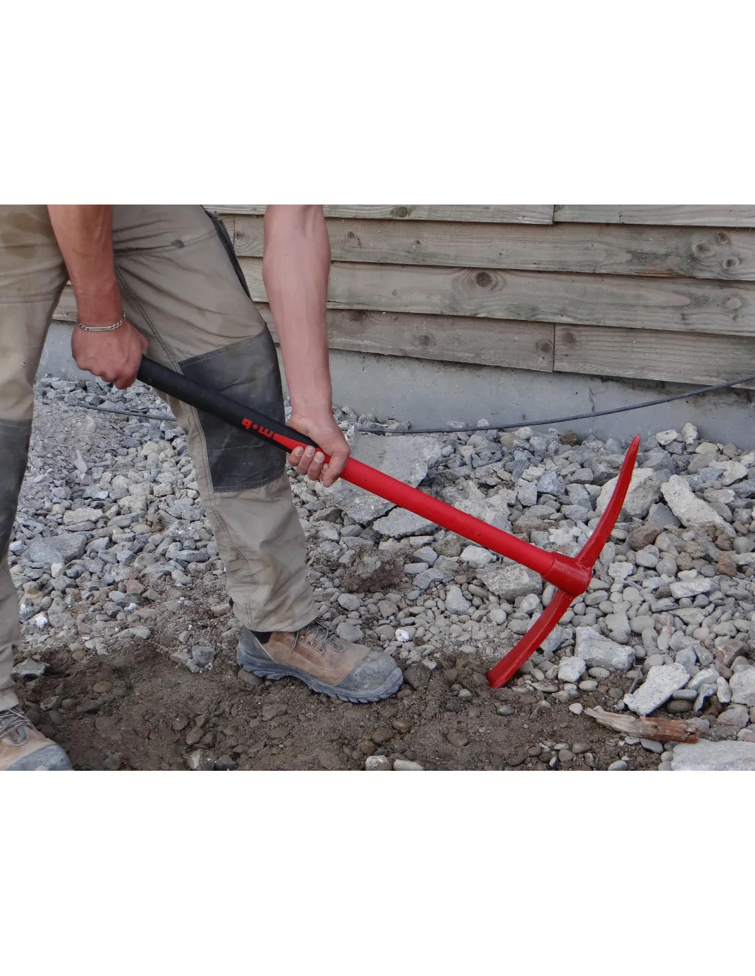Pioche FM 2,5 Kg avec manche bois frêne - MONDELIN